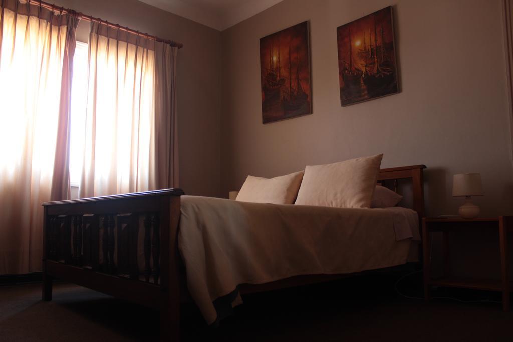 Alhambra Hotel San Antonio (Valparaiso) Quarto foto